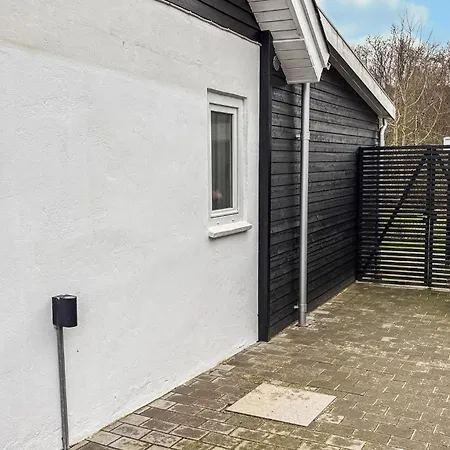 Dom wakacyjny 3 Bedroom Cozy In *