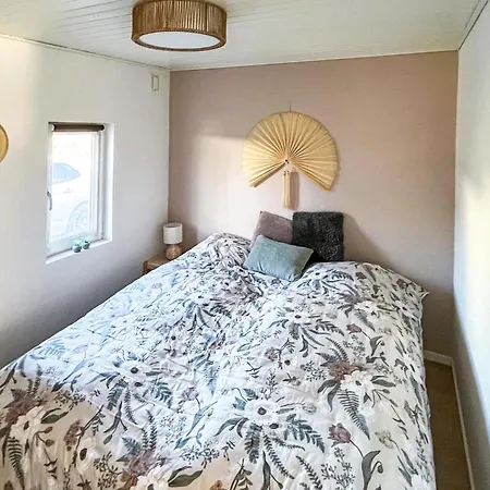 Dom wakacyjny 3 Bedroom Cozy In