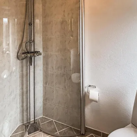 Gemütliches Haus Mit 3 Schlafzimmern In